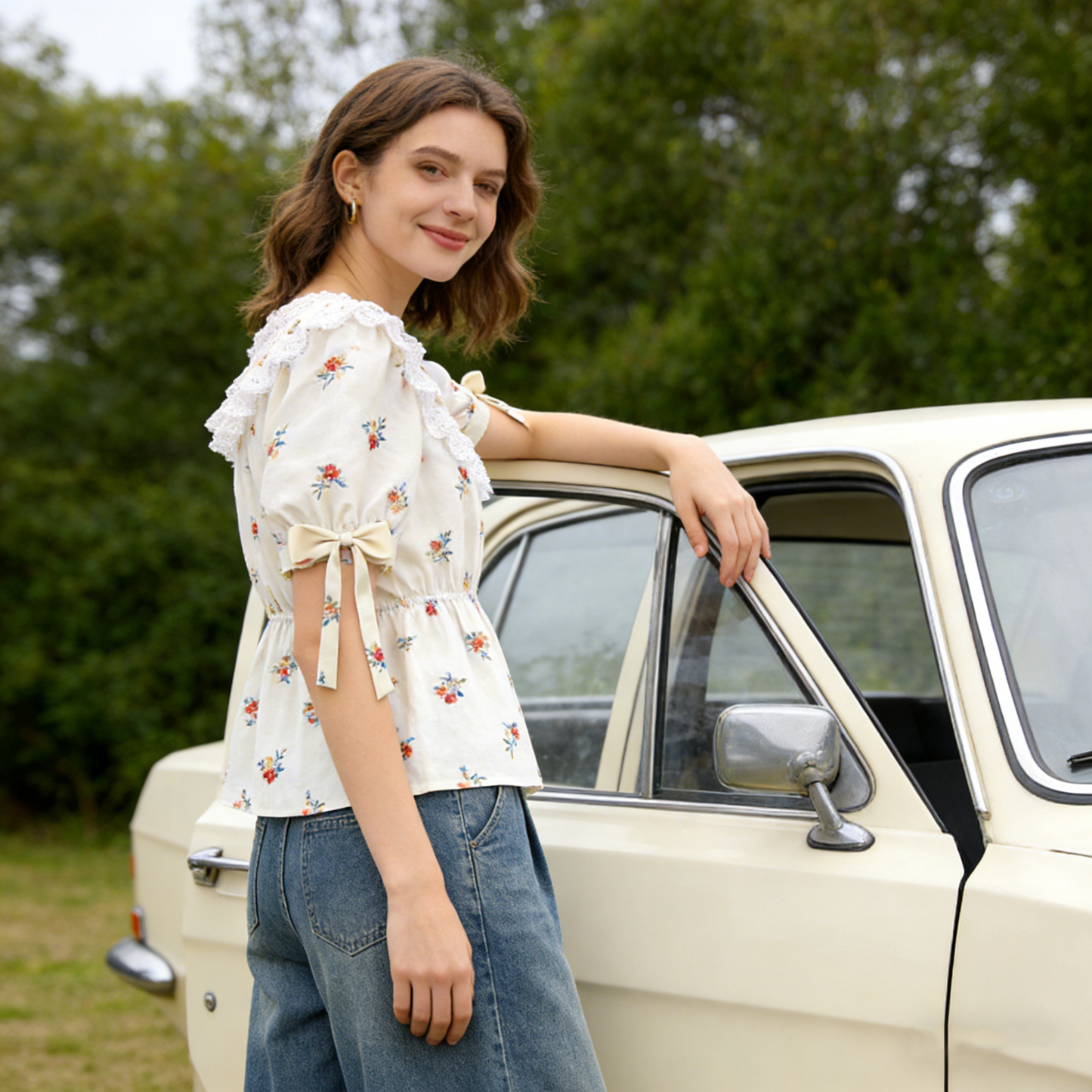 Cream Floral Lace Puff Sleeve Waist-Cinching Blouse