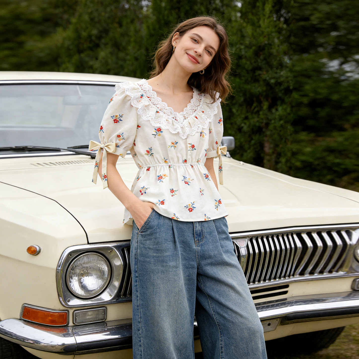 Cream Floral Lace Puff Sleeve Waist-Cinching Blouse